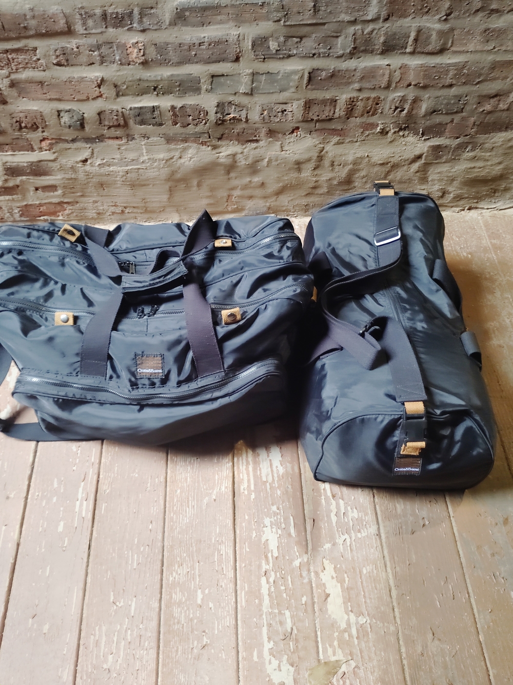 Crate&Barrel 2pc Black w/Brown Accents Travel Weekender/Duffle  Bag Set